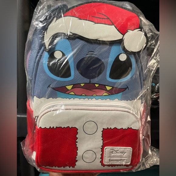 24HR DROP ‼️ Loungefly Stitch Santa backpack - Picture 1 of 3